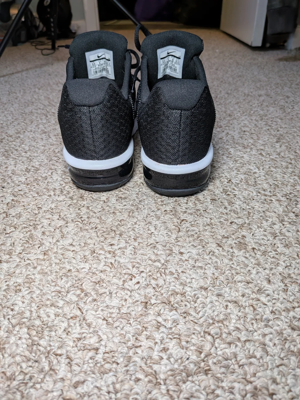 Nike Air Max Sequent 2 • Women’s 8.5 • Black/White • Like New - Picture 6 of 7